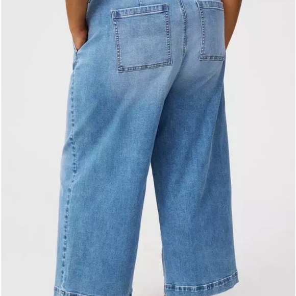 Torrid Light Blue Flare Jeans Plus Size 24 - Picture 3 of 7